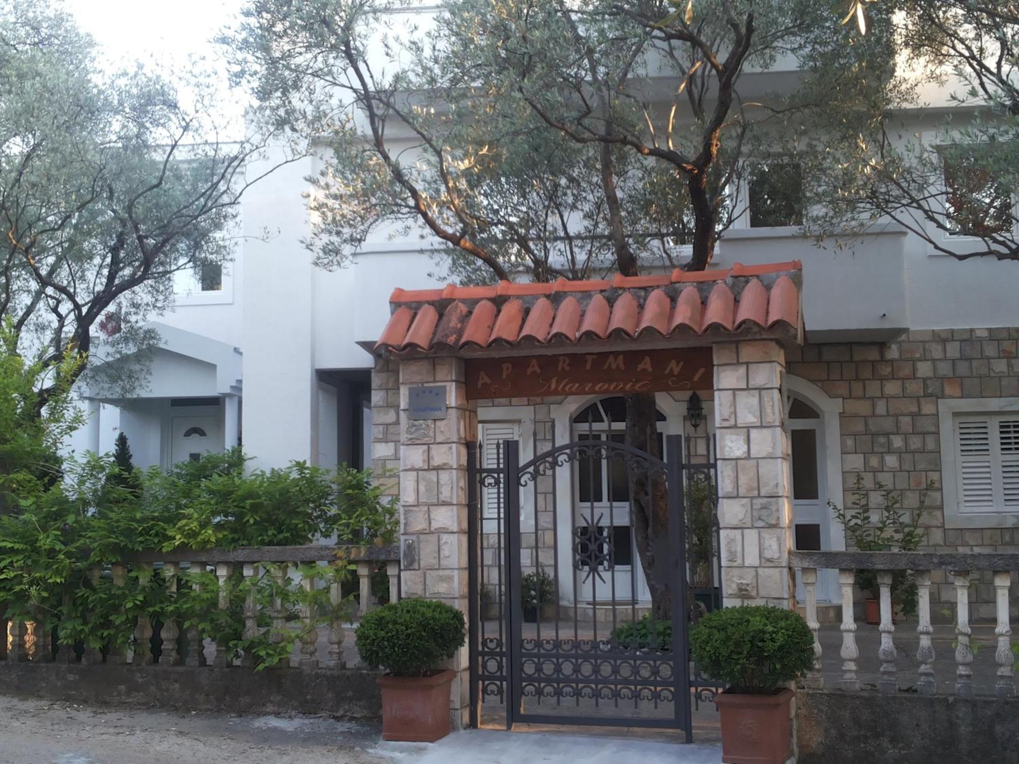Apartments Marovic Luštica Exterior photo