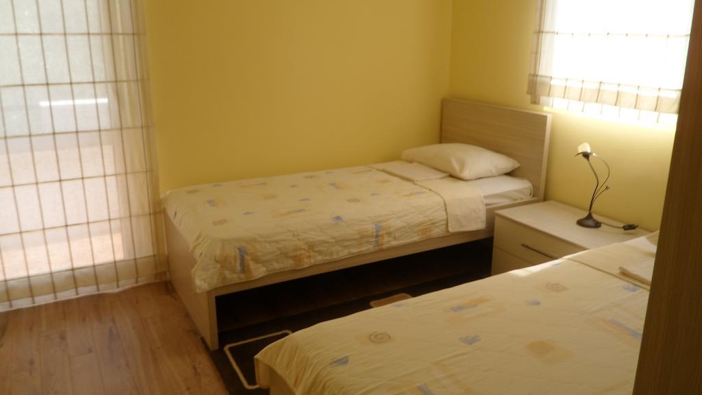 Apartments Marovic Luštica Exterior photo