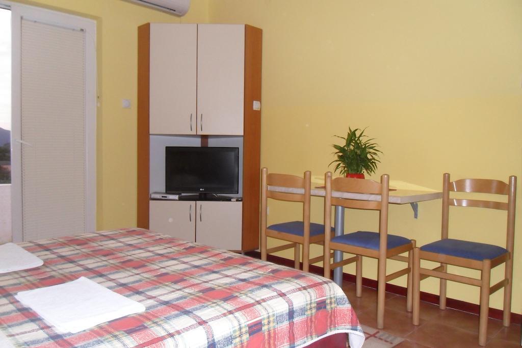 Apartments Marovic Luštica Exterior photo