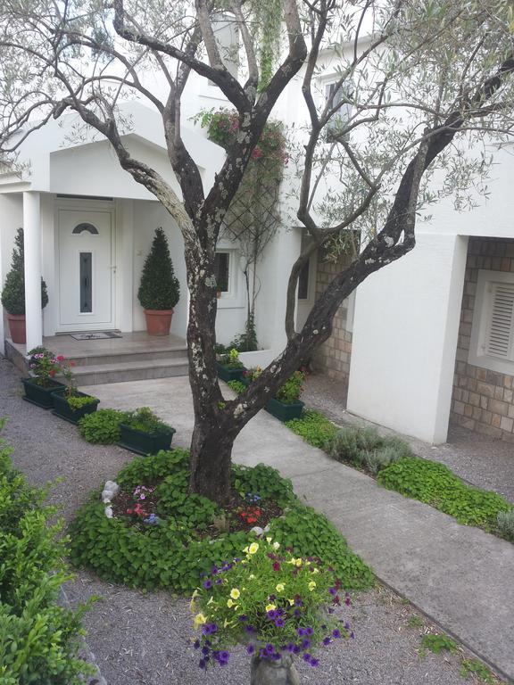 Apartments Marovic Luštica Exterior photo